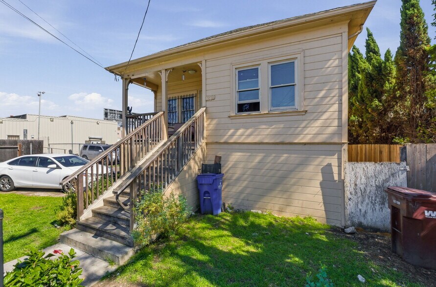 7201–7215 International Blvd & 1274 72nd portefeuille de 1 biens à vendre sur LoopNet.fr - Photo de l’immeuble – Image 2 sur 28