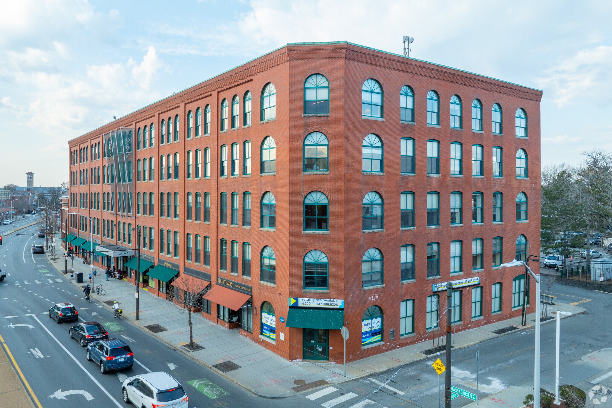 2067 Massachusetts Ave, Cambridge, MA à louer Photo principale– Image 1 sur 6
