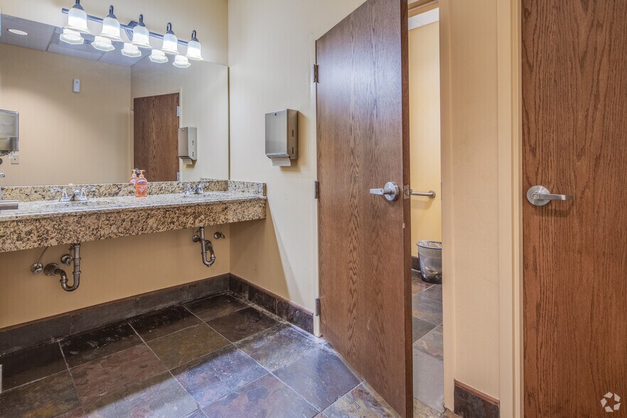 1655 E Hwy 50, Clermont, FL à vendre - Photo intérieure – Image 3 sur 9