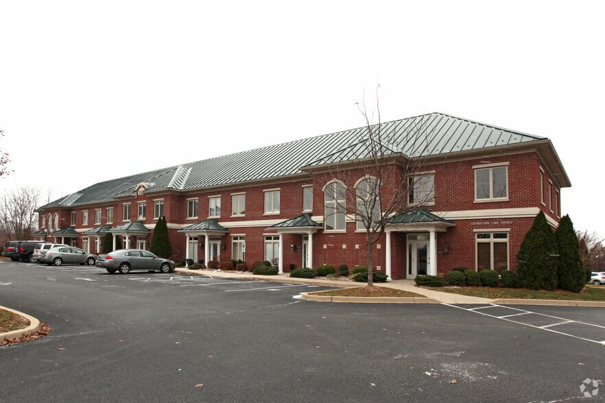 2527 Nelson Miller Pky, Louisville, KY à louer - Photo de l’immeuble – Image 2 sur 9