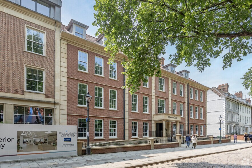 33-35 Queen Sq, Bristol à louer - Photo de l’immeuble – Image 3 sur 3