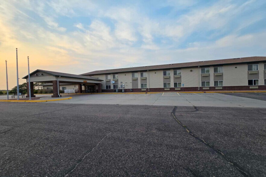 748 E 12th St, Imperial, NE à vendre - Photo de l’immeuble – Image 3 sur 38