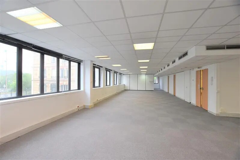 Bureau dans Charenton-le-Pont à louer - Photo de l’immeuble – Image 3 sur 8