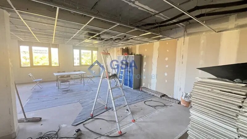 Bureau dans Évry-Courcouronnes à louer - Photo intérieure – Image 2 sur 3