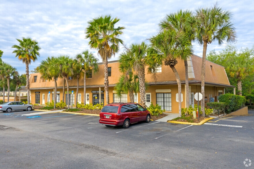 12108 N 56th St, Temple Terrace, FL à louer - Photo principale – Image 1 sur 3