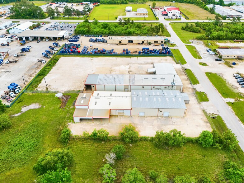 1221 Indiana St, Humble, TX à vendre - Photo de l’immeuble – Image 3 sur 8
