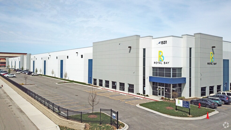 1531 S 54th Ave, Cicero, IL à louer - Photo de l’immeuble – Image 1 sur 4