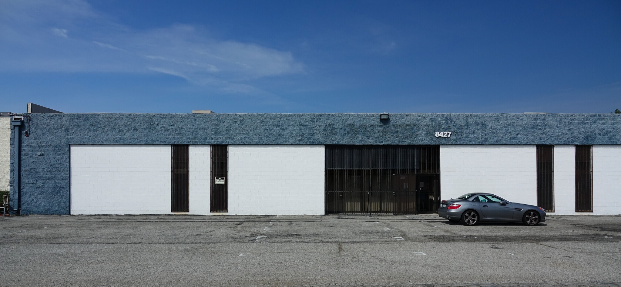 8411-8421 Canoga Ave, Canoga Park, CA à louer Photo intérieure– Image 1 sur 6