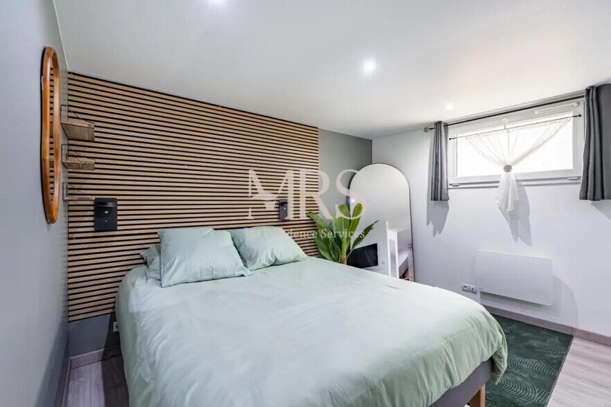 Local d'activités dans Chevilly-Larue à vendre - Photo de l’immeuble – Image 2 sur 8