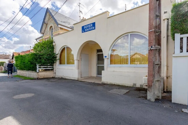 Plus de détails pour 2 Rue Lucien Dauven, Luc-sur-Mer - Local d’activités à vendre
