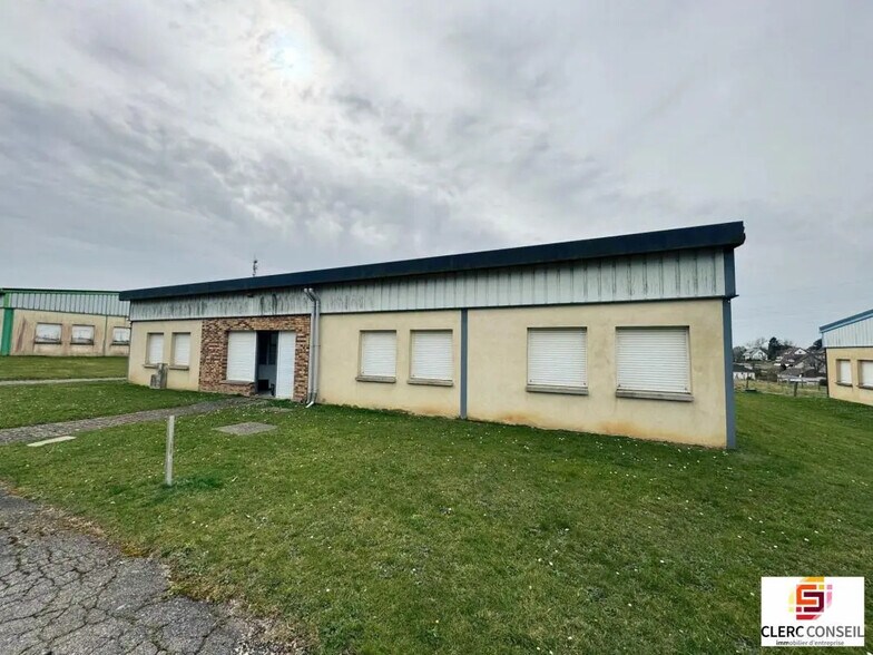 Bureau dans La Frénaye à louer - Photo de l’immeuble – Image 1 sur 13