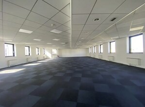 Bureau dans Aubervilliers à louer Photo intérieure– Image 2 sur 8