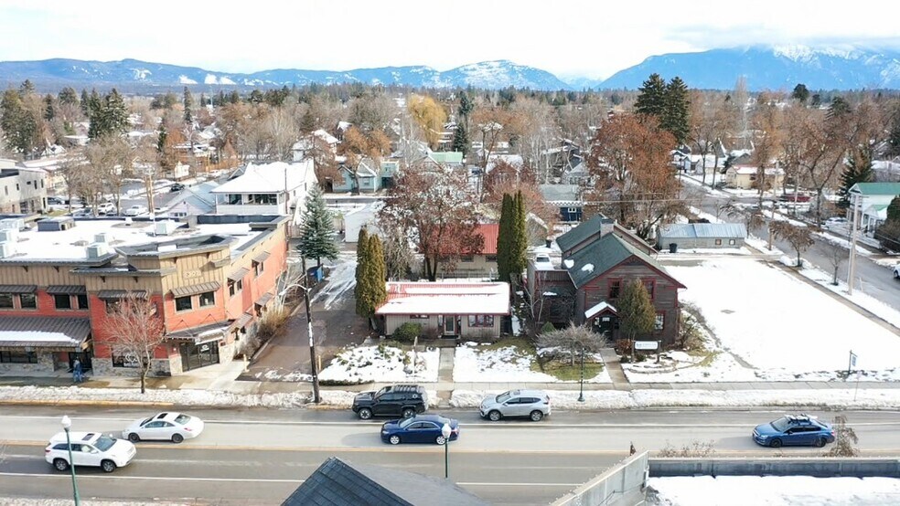 327 Spokane Ave, Whitefish, MT à vendre - Aérien – Image 2 sur 55