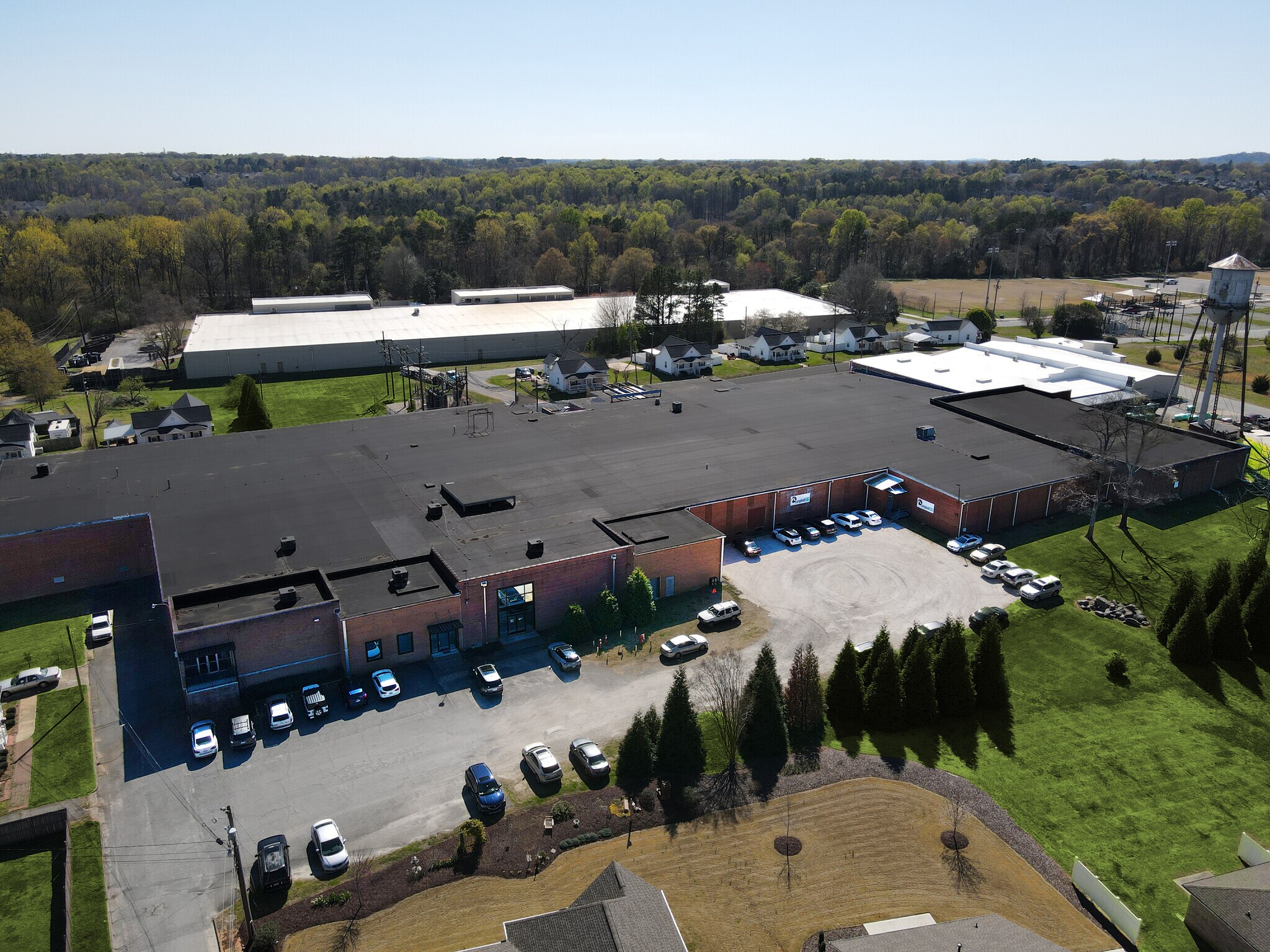 710 E Catawba St, Belmont, NC à louer Photo principale– Image 1 sur 6