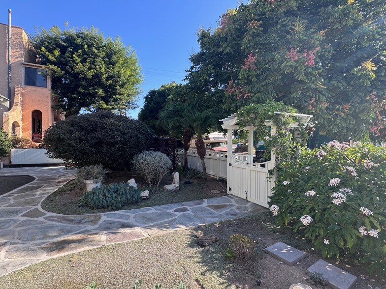 4115 S Carolina St, San Pedro, CA à vendre - Photo de l’immeuble – Image 3 sur 48