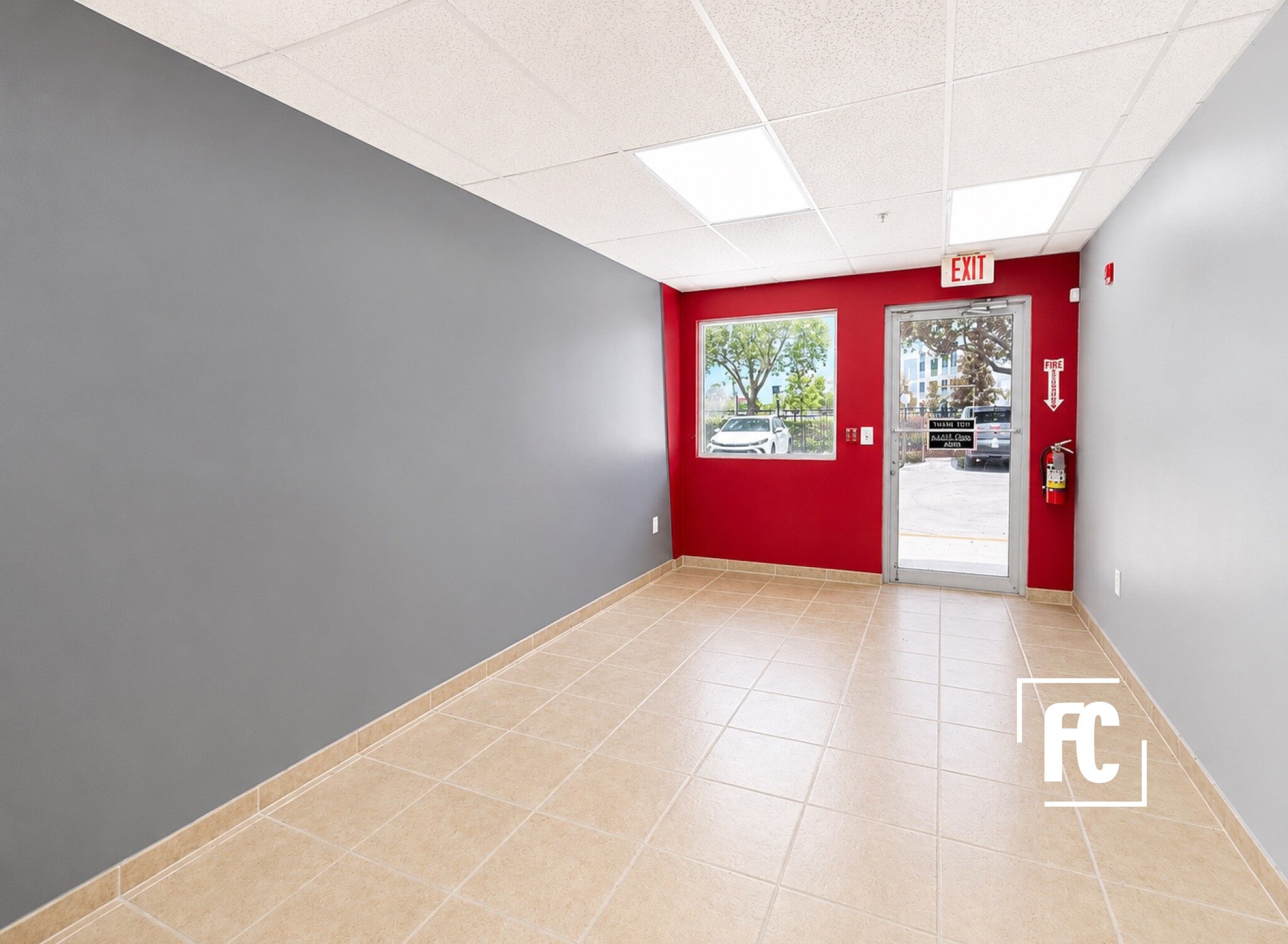 450-494 NW Lake Whitney Pl, Port Saint Lucie, FL à louer Photo intérieure– Image 1 sur 6