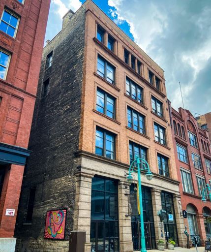 231 E Buffalo St, Milwaukee, WI à vendre Photo de l’immeuble– Image 1 sur 6