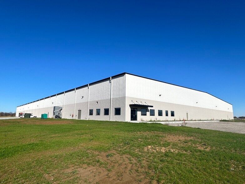 11734 Industrial Park Dr, Elberfeld, IN à louer - Photo principale – Image 1 sur 10