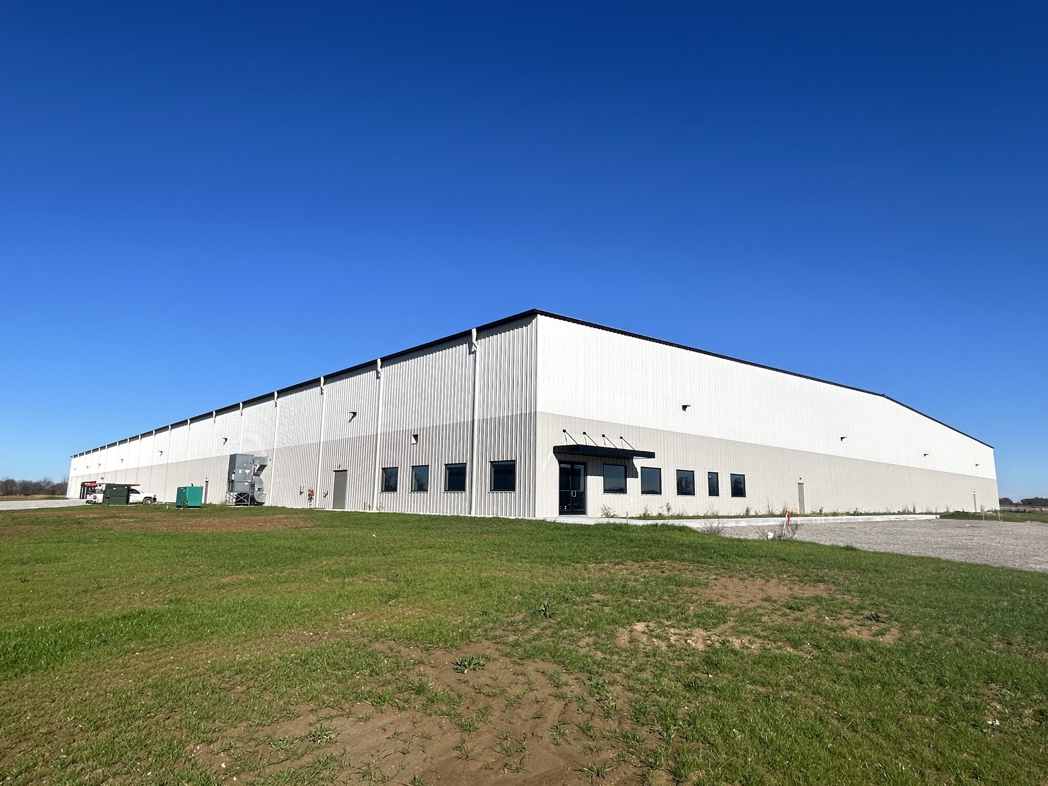 11734 Industrial Park Dr, Elberfeld, IN à louer Photo de l’immeuble– Image 1 sur 11