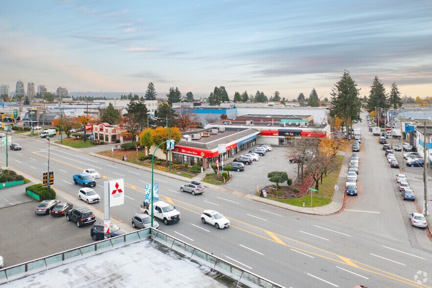 5900-5912 Kingsway, Burnaby, BC à louer - Photo de l’immeuble – Image 2 sur 13