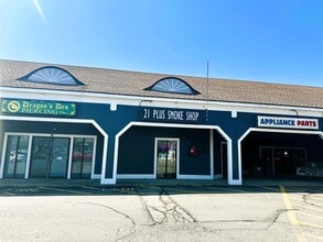 1470 Route 44, Raynham, MA à louer Photo de l’immeuble– Image 2 sur 8