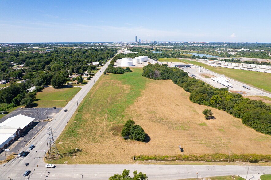 4201 E Reno Ave, Oklahoma City, OK à vendre - Photo de l’immeuble – Image 2 sur 8