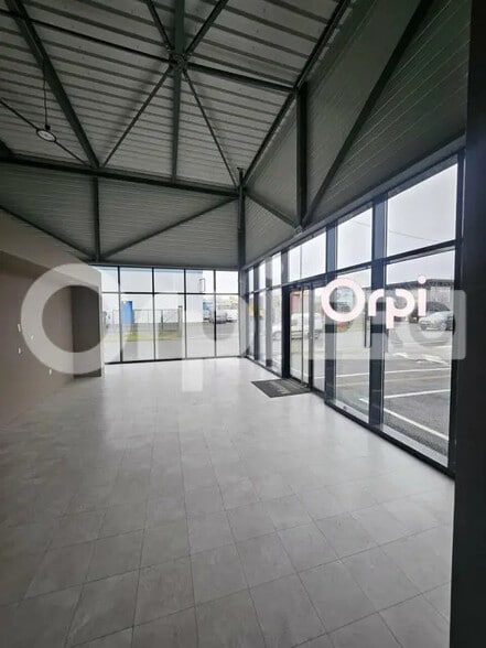 Local commercial dans Cormontreuil à louer - Photo intérieure – Image 1 sur 4