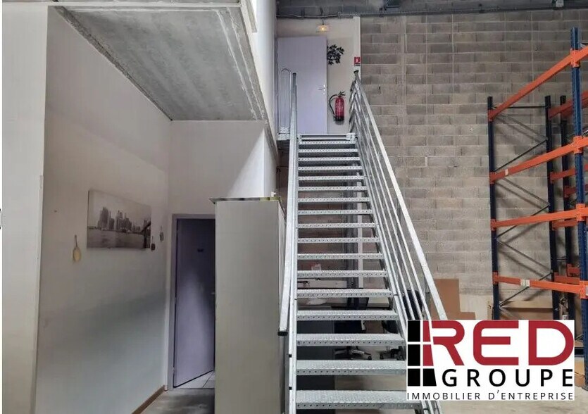 Industriel/Logistique dans La Ciotat à louer - Photo de l’immeuble – Image 2 sur 5