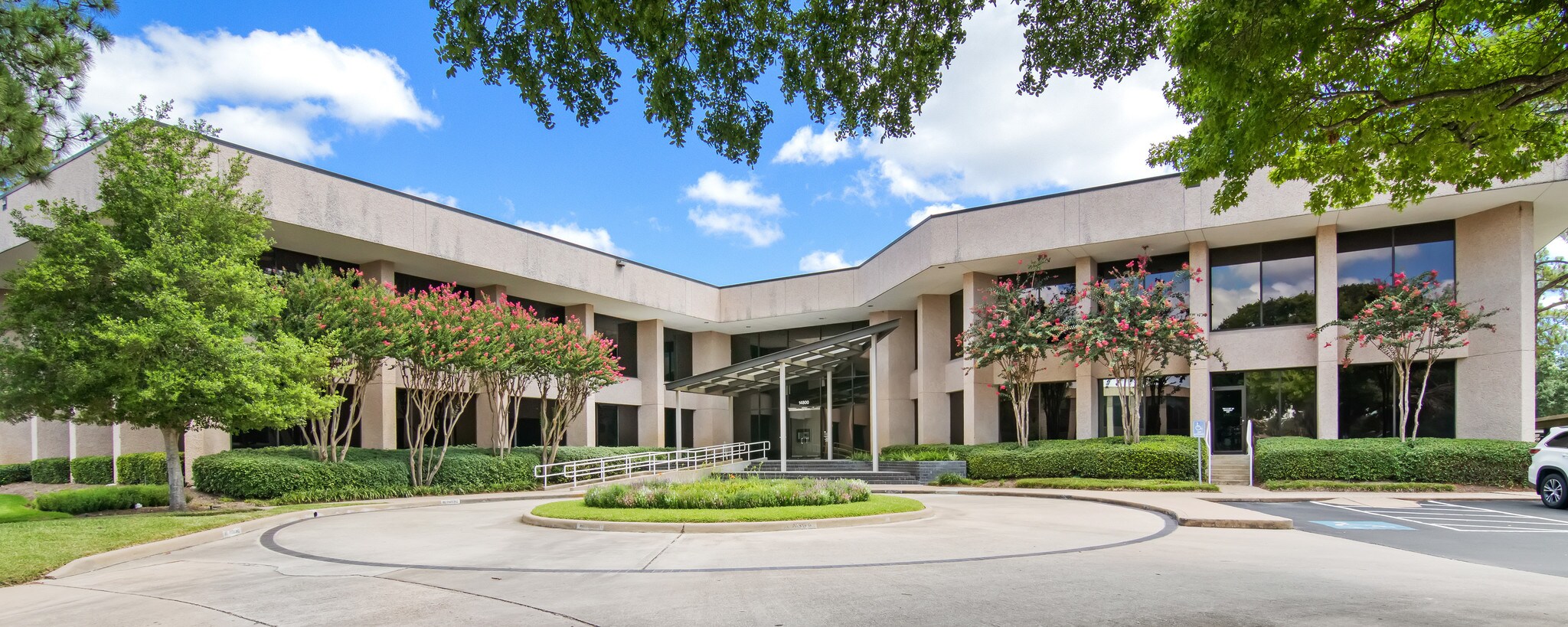 14800 St. Mary's Ln, Houston, TX à louer Photo principale– Image 1 sur 6