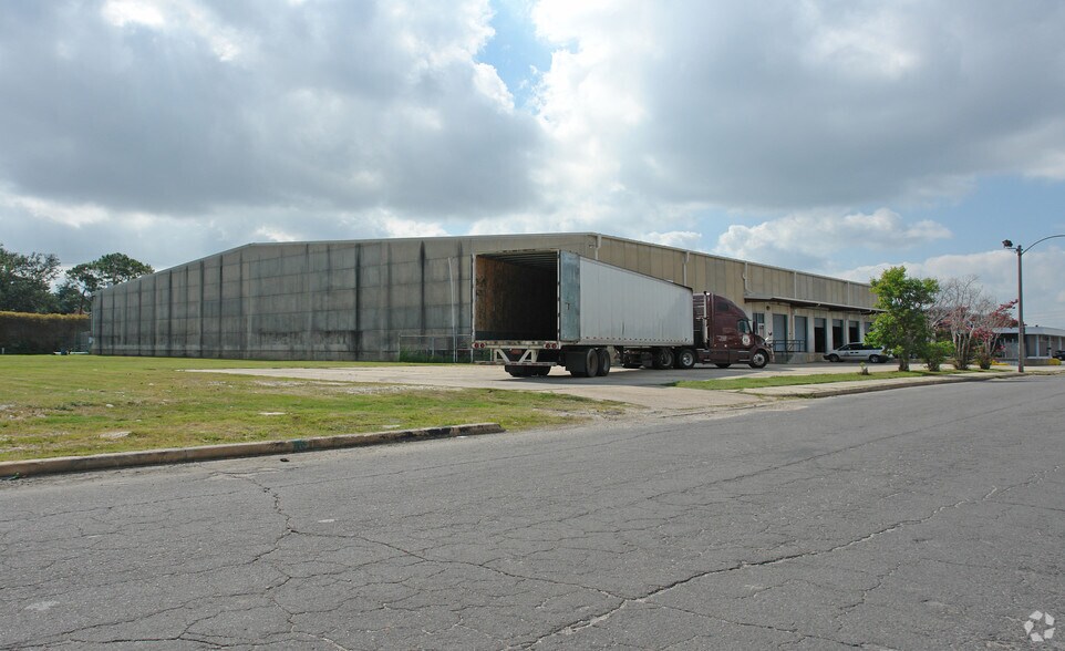 7649 Townsend Pl, New Orleans, LA à louer - Photo de l’immeuble – Image 2 sur 3