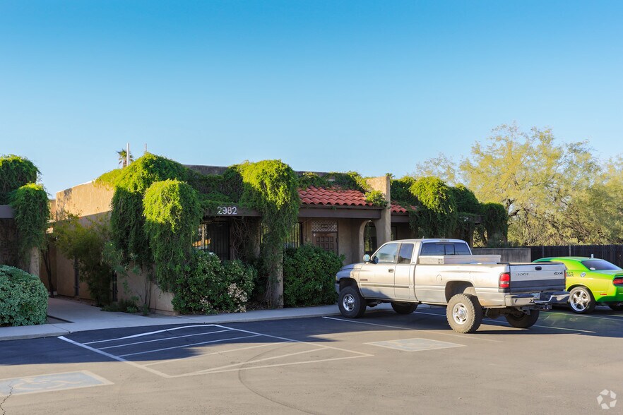 2980-2982 E Fort Lowell Rd, Tucson, AZ à vendre - Photo principale – Image 1 sur 24
