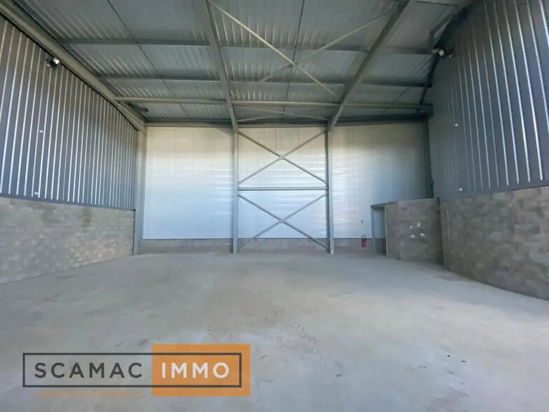 Industriel/Logistique dans Saint-Pierre-du-Perray à louer - Photo intérieure – Image 1 sur 7