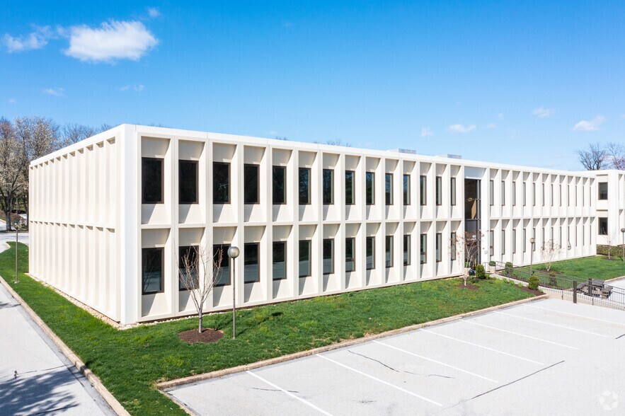681 Moore Rd, King Of Prussia, PA à louer - Photo principale – Image 1 sur 22