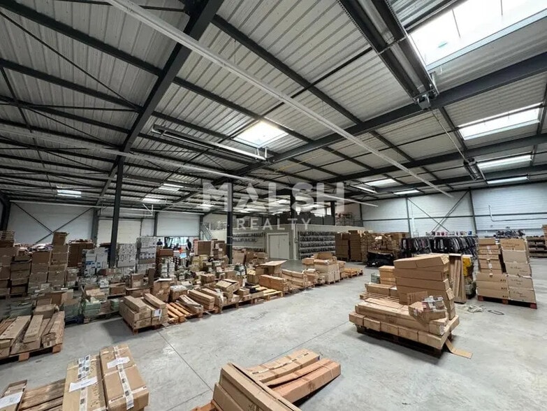 Industriel/Logistique dans Andrézieux-Bouthéon à louer - Photo intérieure – Image 1 sur 7