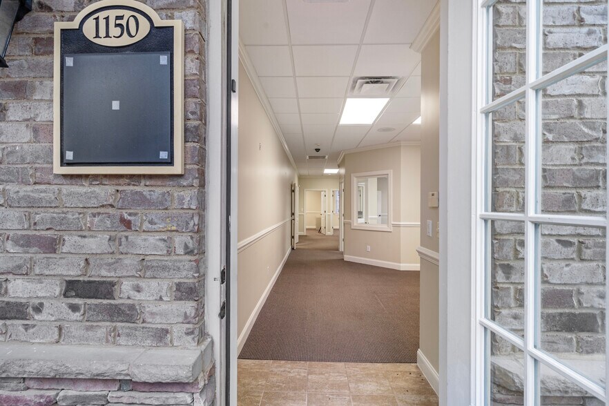 1905 Woodstock Rd, Roswell, GA à vendre - Photo de l’immeuble – Image 3 sur 29
