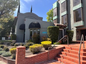 1200 Mt Diablo Blvd, Walnut Creek, CA à louer Photo de l’immeuble– Image 1 sur 5