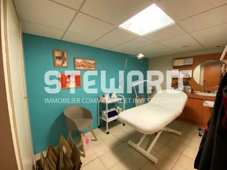 Local commercial dans Tourcoing à louer - Photo de l’immeuble – Image 3 sur 12