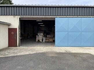 Plus de détails pour 12 Chemin De La Prairie, Neuilly-Plaisance - Local d'activités à louer
