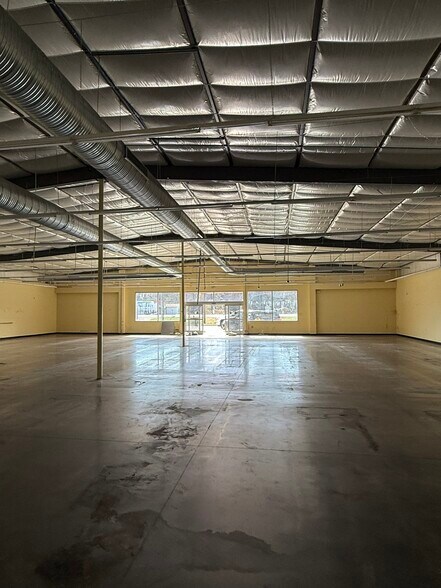 12902 Highway 190 W, Port Allen, LA à louer - Photo de l’immeuble – Image 3 sur 5