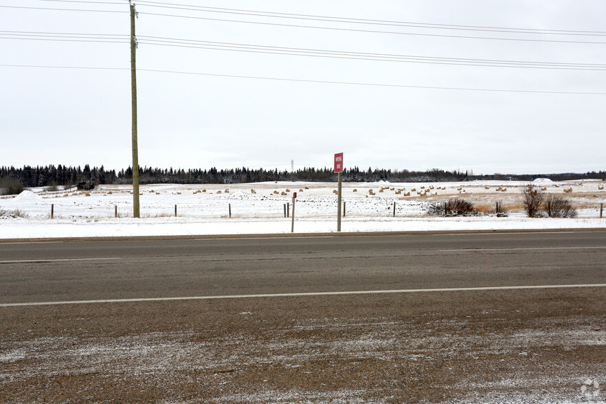 1 270 Range Rd, Spruce Grove, AB à vendre - Photo de l’immeuble – Image 3 sur 8