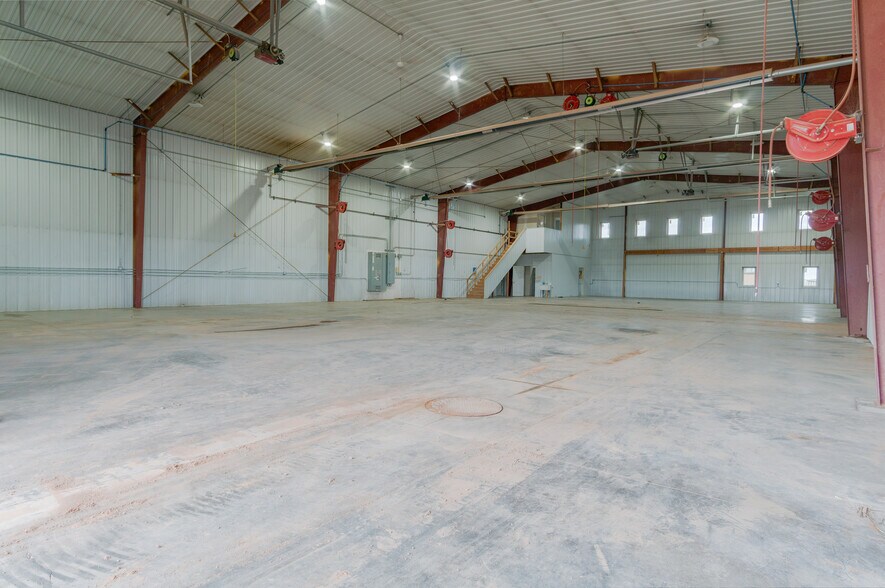 10911 27J St SW, Dickinson, ND à vendre - Photo de l’immeuble – Image 3 sur 27