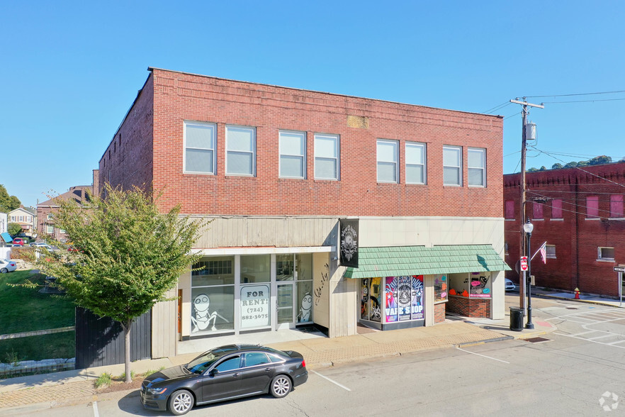 300 Corbet St, Tarentum, PA à louer - Photo de l’immeuble – Image 1 sur 6