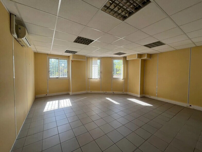 Bureau dans Marseille à louer - Photo de l’immeuble – Image 3 sur 13