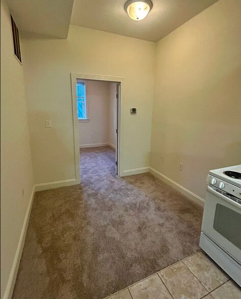214 E Biddle St, Baltimore, MD à vendre - Photo de l’immeuble – Image 3 sur 10