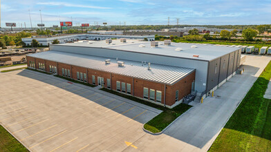 6800 S River Rd, Hodgkins, IL à louer Photo de l’immeuble– Image 1 sur 5