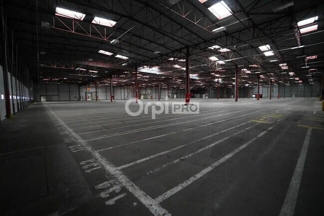 Plus de détails pour Industriel/Logistique à louer