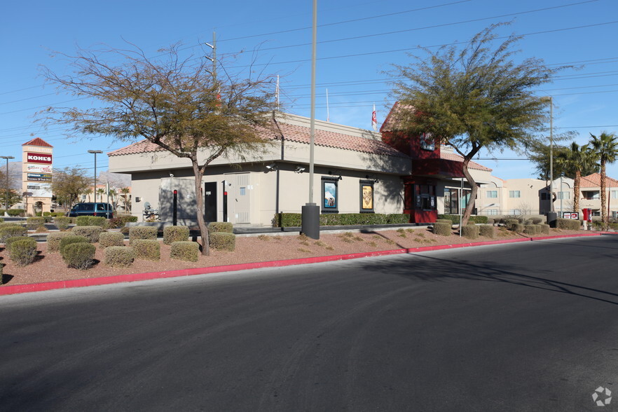 8661 W Charleston Blvd, Las Vegas, NV à vendre - Photo de l’immeuble – Image 2 sur 4