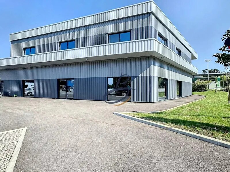 Bureau dans Bourgoin-Jallieu à louer Photo de l’immeuble– Image 1 sur 12