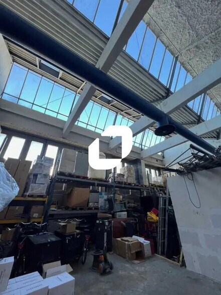 Local d’activités dans Montreuil à louer - Photo intérieure – Image 2 sur 9