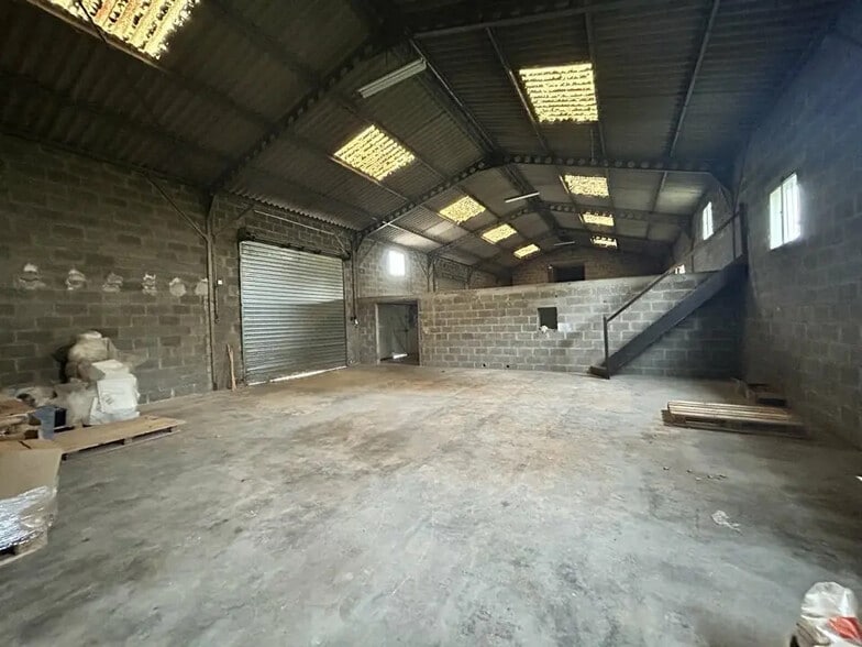 Local d'activités dans CRISSEY à vendre - Photo de l’immeuble – Image 1 sur 4